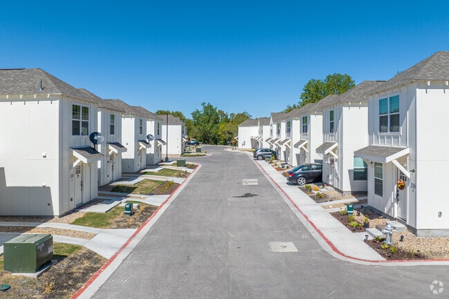 Modern new builds in Taylor, Texas, just minutes from the downtown square.
