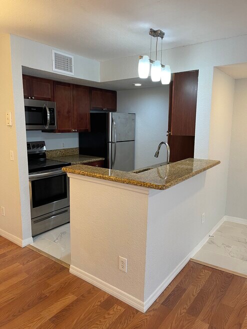 5160 Conroy Rd unit 1425, Orlando, FL 32811 - photo 1