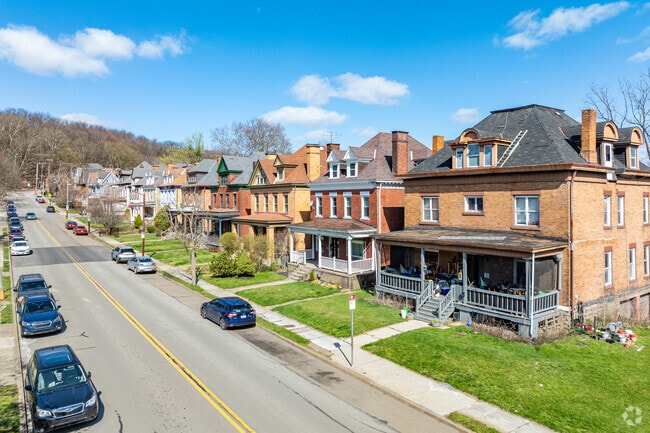 There are huge homes in the Morningside neighborhood.