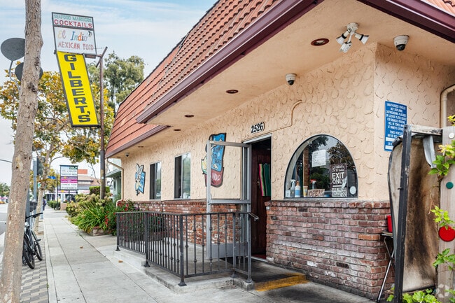 Pico locals and visitors rate Gilbert's El Indio Mexican Restaurant as a great spot for food.