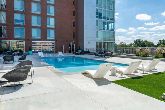 Everly on the Loop-POI-018-min