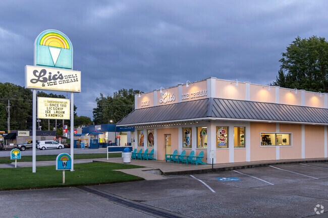 Lic's Deli & Ice Cream has a fun, retro atmosphere to grab a meal or icecream in Shifley-York.