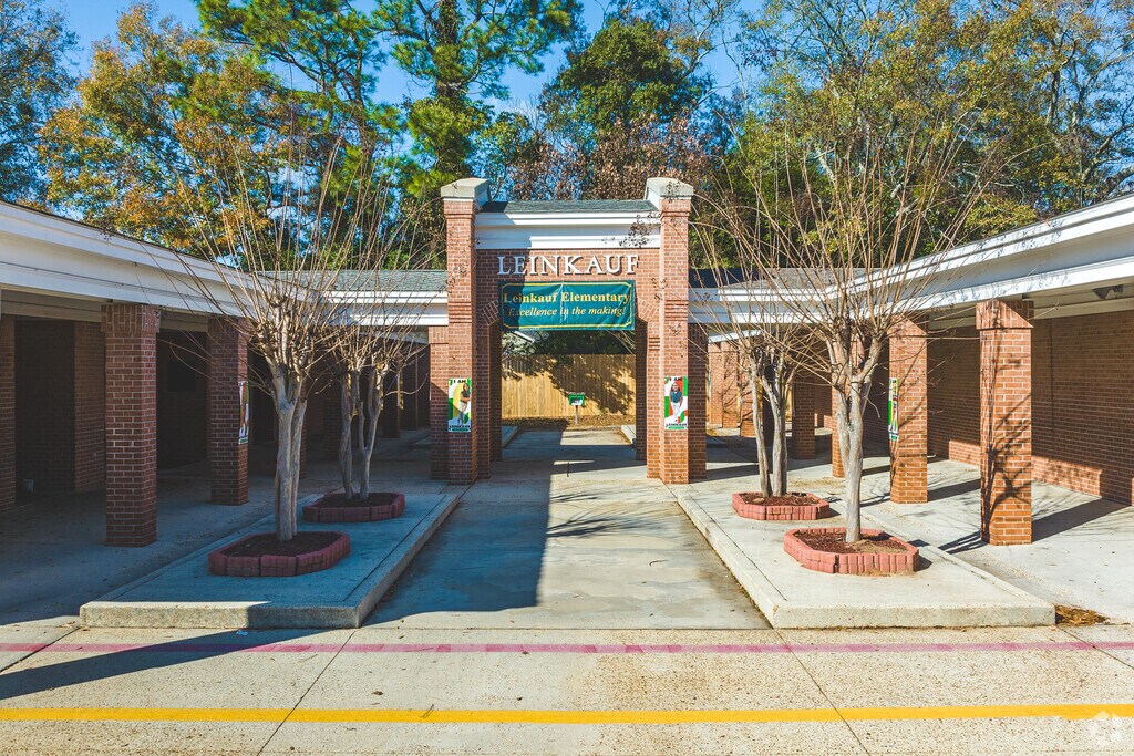 Leinkauf Elementary School-main entrance