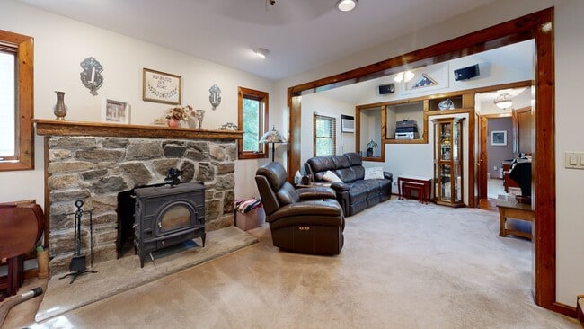 19 Fernwood Ave, Stockholm, NJ 07460 - photo 2