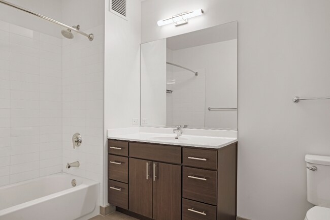 169 W Superior St, Chicago, IL 60654 - photo 7