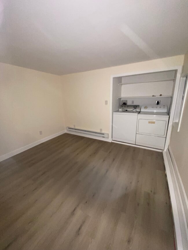 112 Albright Ave unit 12A, Stratford, CT 06614 - photo 6