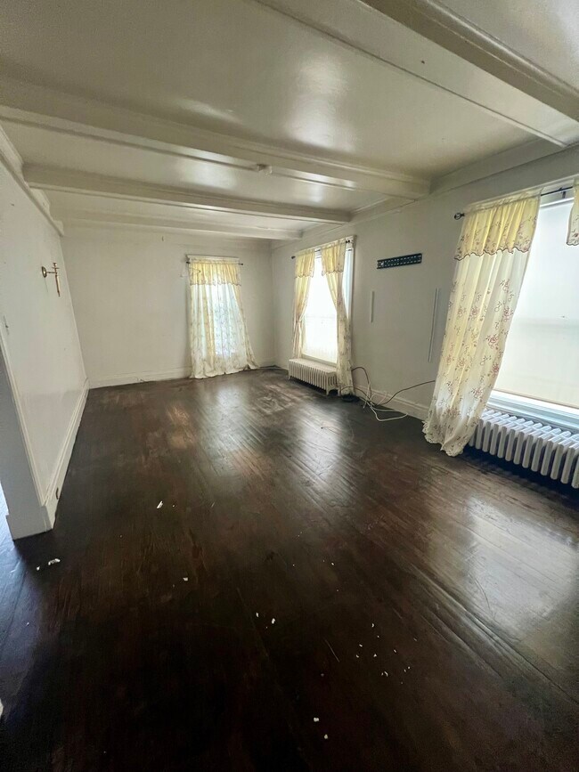 163 Market St unit 2nd Floor, Amsterdam, NY 12010 - photo 6