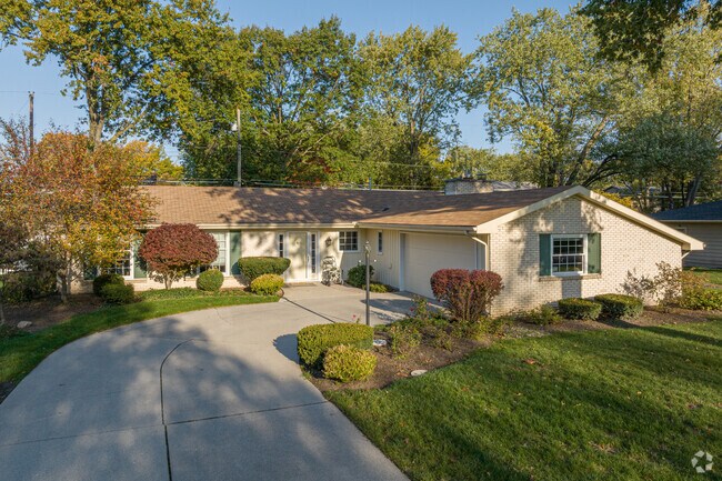New Glenwood has quite a few ranch-style homes.