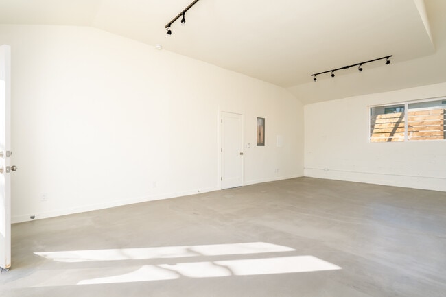 2200 W Alameda St unit Studio 3, Santa Fe, NM 87507 - photo 5