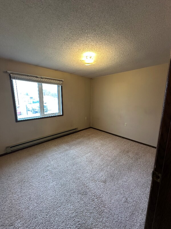 550 8th St W unit 7, Thief River Falls, MN 56701 - photo 6