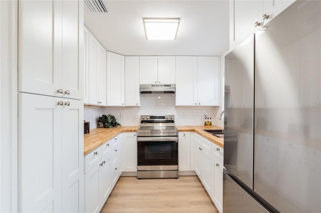 2802 21st St W, Bradenton, FL 34205 - photo 3