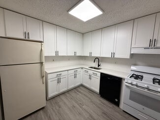 530 Davina Ct, Lakewood, NJ 08701