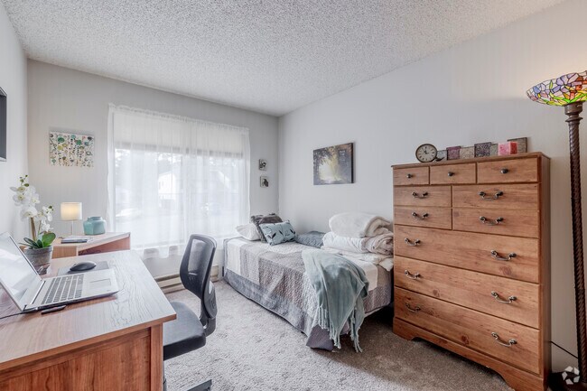 Alameda Unit - 2BR, 1.5BA - 980SF - Second Bedroom