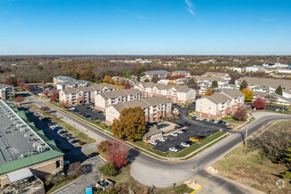 2015 W University St, Springfield, MO 65807