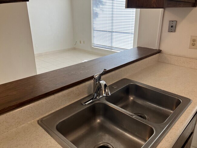 2817 Los Gatos Ct unit 1, Memphis, TN 38115 - photo 3