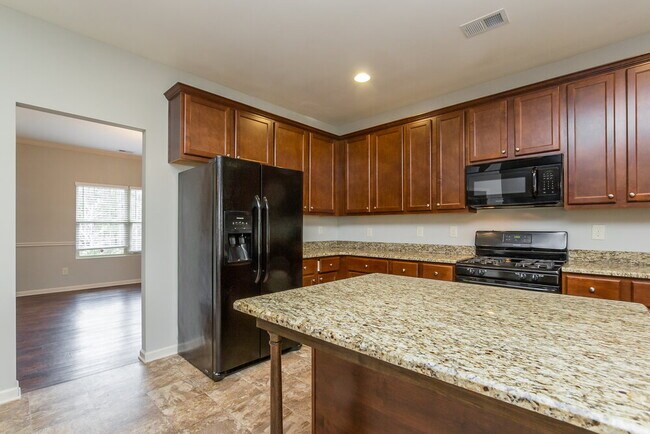 441 Chandler Bluff Ct SE, Grayson, GA 30017 - photo 6