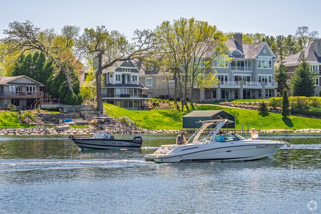 Sherwood Forest residents can enjoy the lake life in Minnetonka.