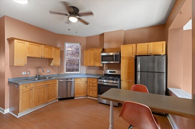 3145 W Augusta Blvd unit 2, Chicago, IL 60622 - photo 2