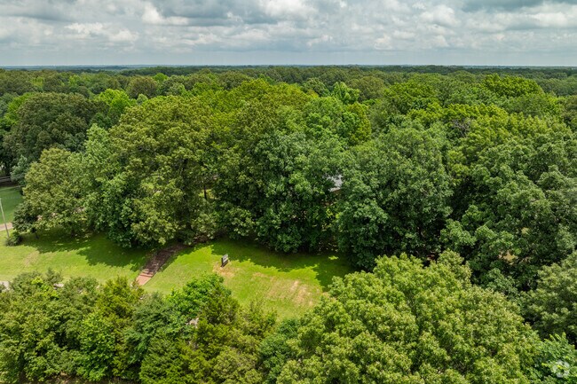 Faith Christian Academy has a student-teacher ratio of 5:1.