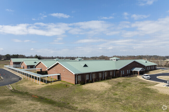 Cedar Hill Elementary School in Ardmore Alabama is a K through 5th grade primary school.