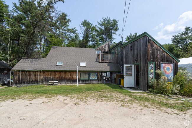 The School Around Us was founded in 1972 by a group of educators and parents.