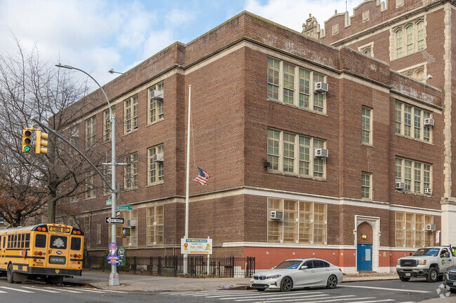 Williamsburg Collegiate Charter School, Rankings & Reviews - Homes.com