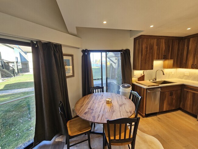 477 Ala Wai Blvd unit 80, South Lake Tahoe, CA 96150 - photo 6