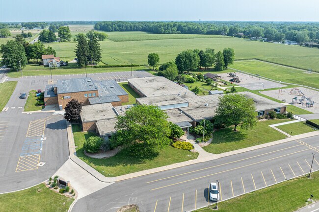 Hollywood Elementary School is located in Stevensville, Michigan.