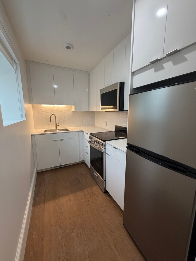 1642 Massachusetts Ave unit 2, Cambridge, MA 02138 - photo 6