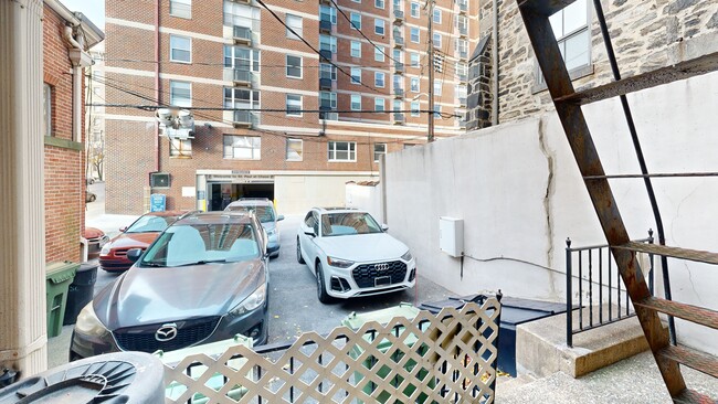 106 E Chase St, Baltimore, MD 21202 - photo 2