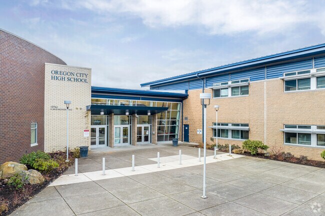 Oregon City High’s students score well above state averages on state tests.