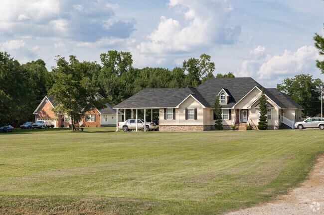 St. Stephen has large single-level homes with striking architectural detail.