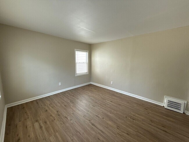 11652 Fielding St, Detroit, MI 48228 - photo 2