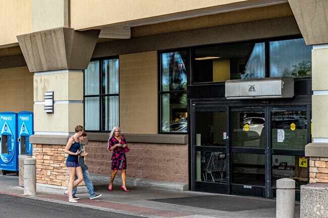 Coyote Springs residents have access to a variety of retail grocers in Prescott.