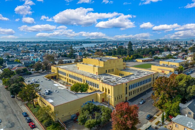 Roosevelt Middle School offers its students an excellent education in Clinton.