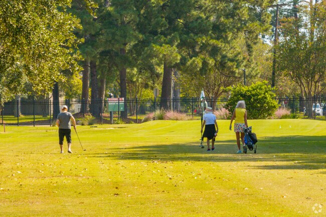 Bringhurst Golf Course is a great place for Four Leaf Village residents to spend a Saturday.
