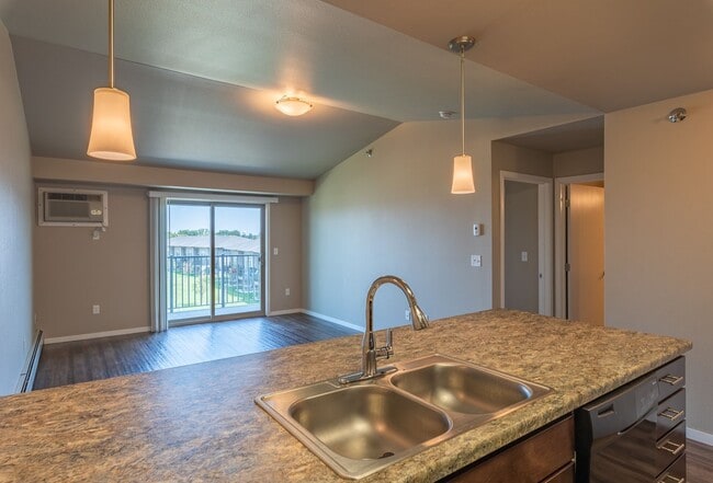 Cottage Grove I - Bldg 1, Grand Forks, ND 58201 - photo 5