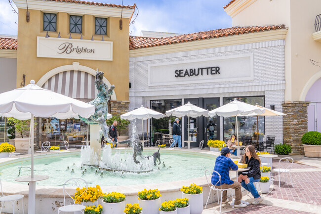 The Promenade at Westlake is just minutes away from Morrison Ranch along Thousand Oaks BLVD.