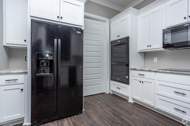 3BR, 2BA - Kitchen