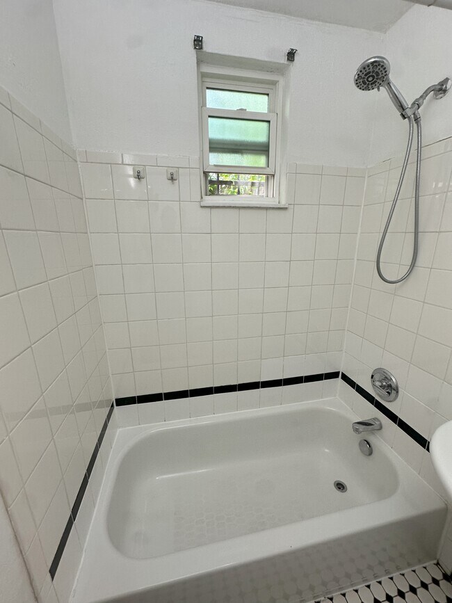 Courtyard on Vine, Denver, CO 80206 - photo 7