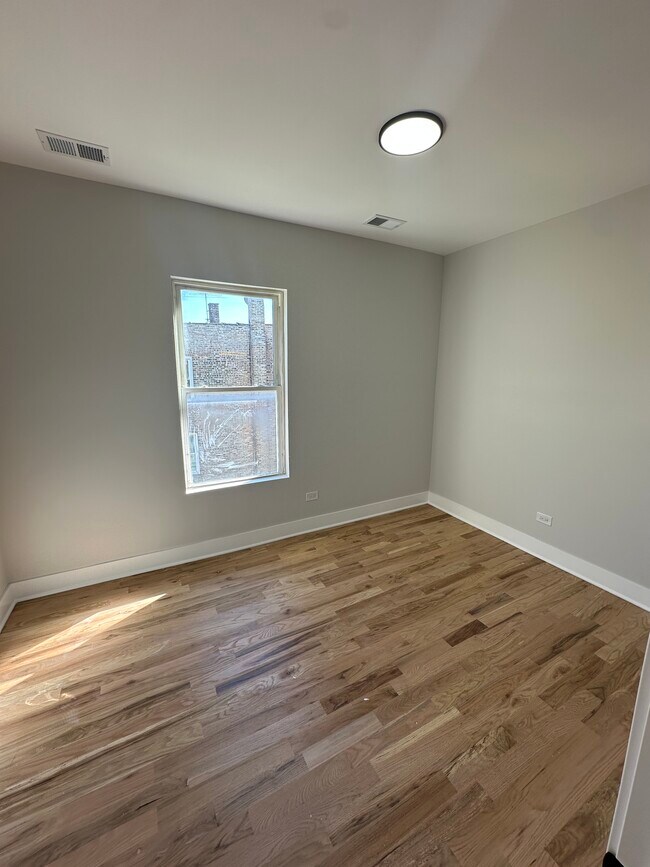 7545 S Peoria St unit 1, Chicago, IL 60620 - photo 6