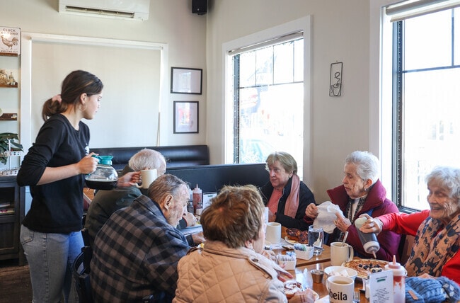 GrillFriends restaurant serves all-day comfort food to hungry Magnolia folks.