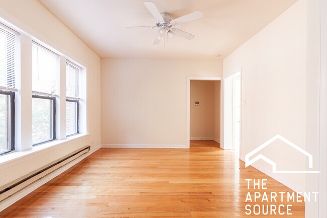 3823.5 N Fremont St unit W2, Chicago, IL 60613 - photo 4