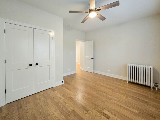 2257 W Argyle St unit 3, Chicago, IL 60625 - photo 5