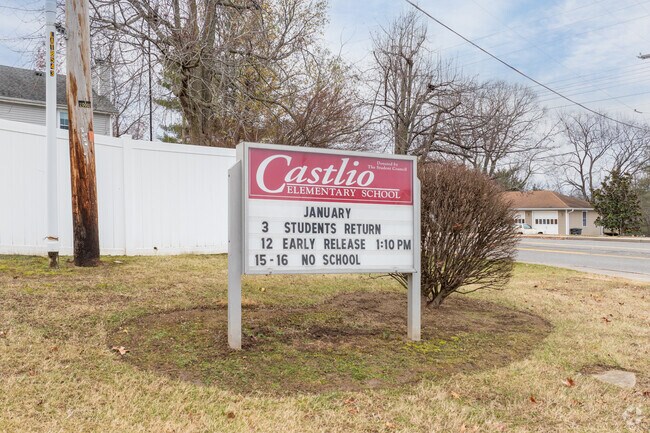 Castlio Elementary School is part of the Francis Howell R-III school district.