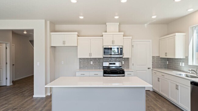 61159 Splendor Ln, Bend, OR 97702 - photo 7