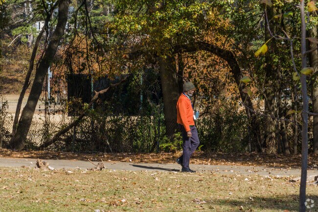You can take a stroll on the paved path through Anderson Park.