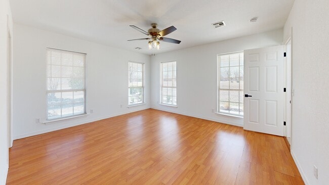 2018 Primrose Ln, Chandler, OK 74834 - photo 2