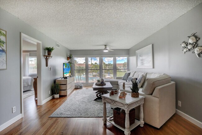 154 Palm Dr unit FL2-ID1049699P, Naples, FL 34112 - photo 5