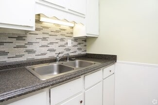 908 S Main St, Elkhart, IN 46516